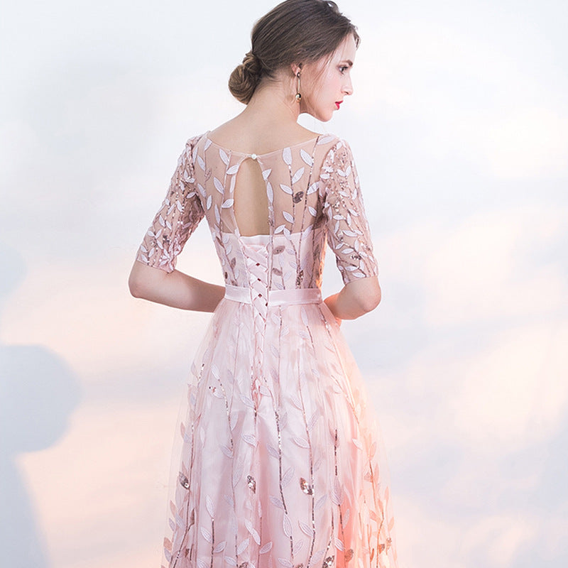 Kleid mit Rundhalsausschnitt und Mittellangen Ärmeln | Ideal für den Frühling und Sommer