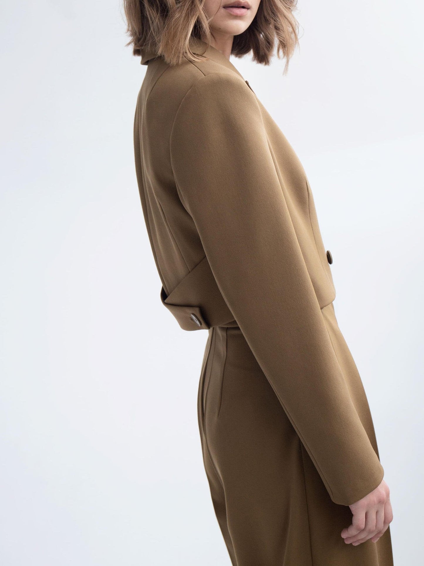 Kurzblazer und Hochtaillierte Hose aus Polyester in Unifarbe | Ideal für Frühling und Herbst