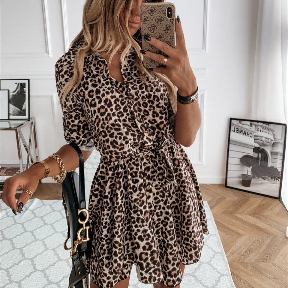 Kurzes Bedrucktes Kleid mit Vintage Muster Ideal für Frühling und Sommer