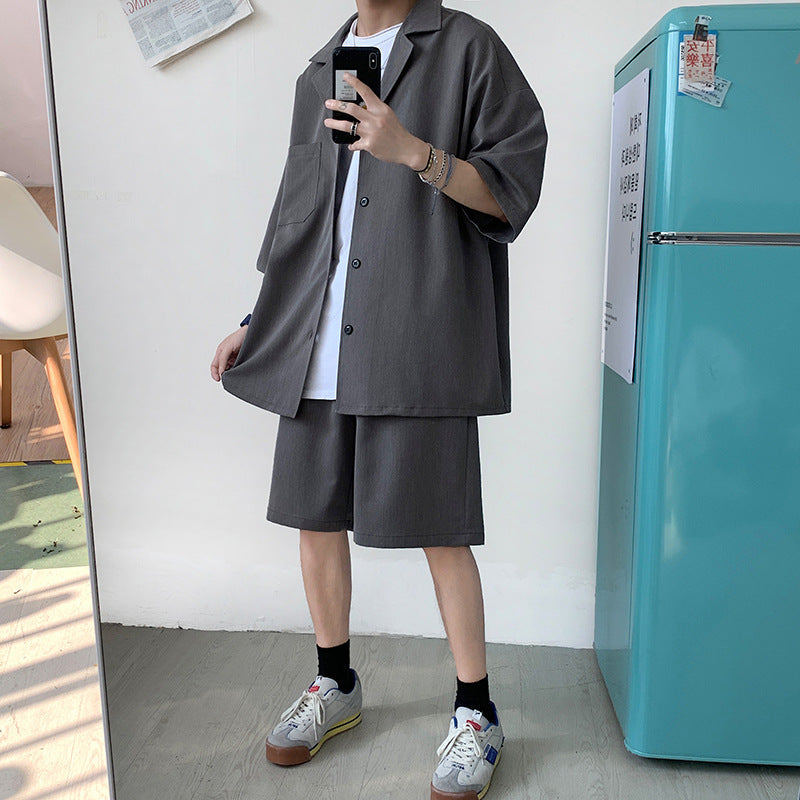 Weites zweiteiliges Set in Übergrößen mit geraden Shorts | Ideal für den Sommer