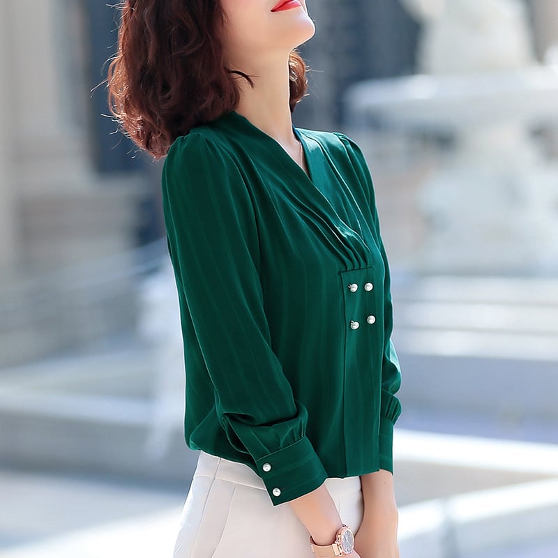 Gestreifte Chiffonbluse mit V-Ausschnitt und Zweireihiger Front | Ideal für Frühling und Herbst