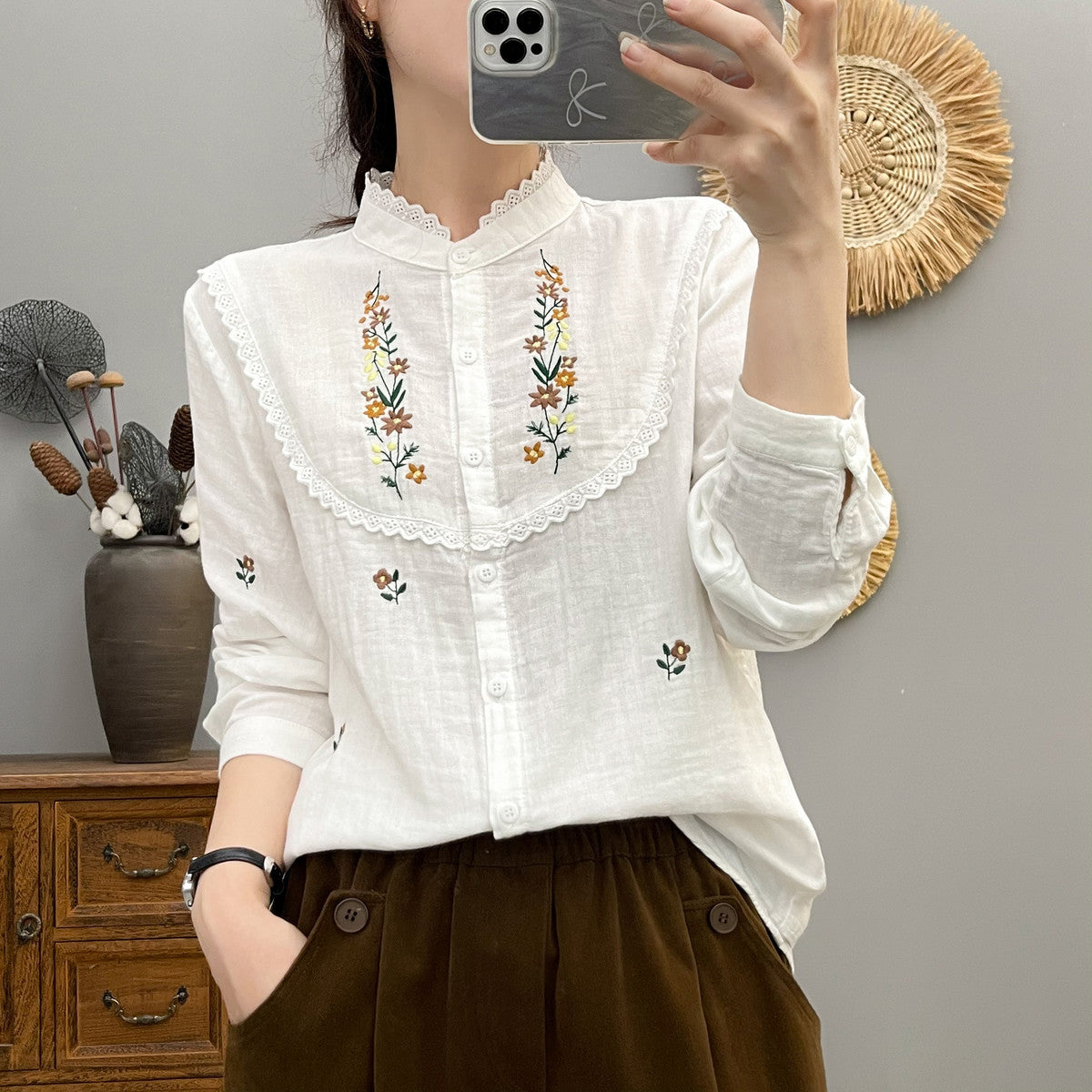 Besticktes Spitzen Baumwollgarn Langarmshirt | Ideal für Frühling