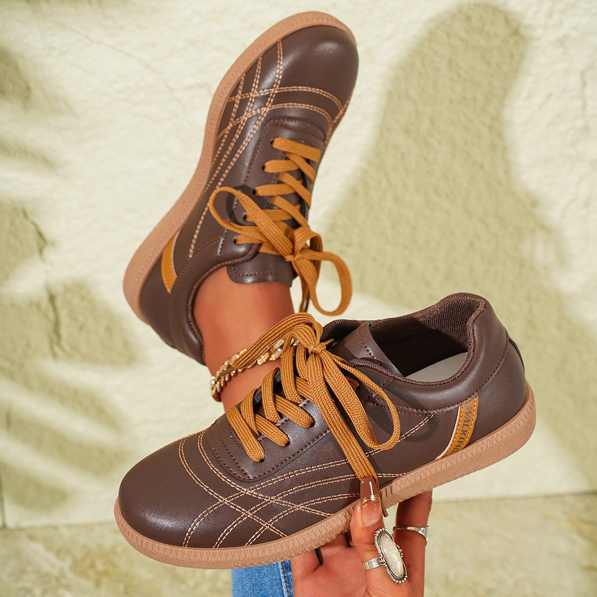 Schnürsneaker mit dicker Sohle und Rundkappe | Ideal für alle Jahreszeiten