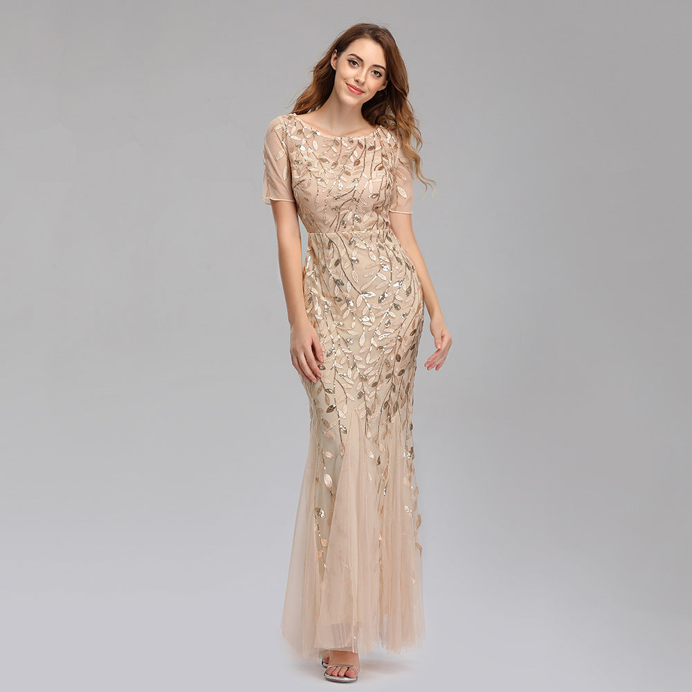 Bodenlanges Abendkleid mit Rundhalsausschnitt und Spitzenstickerei | Ideal für alle Jahreszeiten