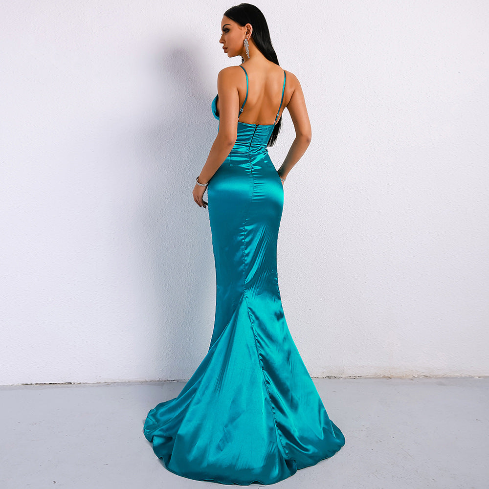 Ärmelloses Abendkleid mit V-Ausschnitt und Kleiner Schleppe | Ideal für Frühling und Sommer