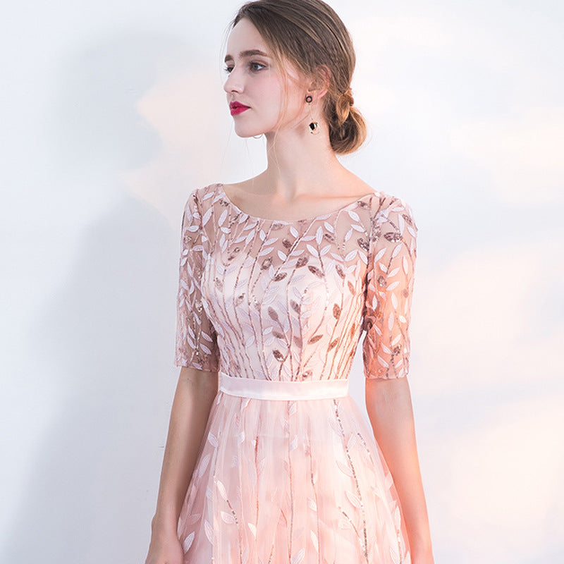 Kleid mit Rundhalsausschnitt und Mittellangen Ärmeln | Ideal für den Frühling und Sommer