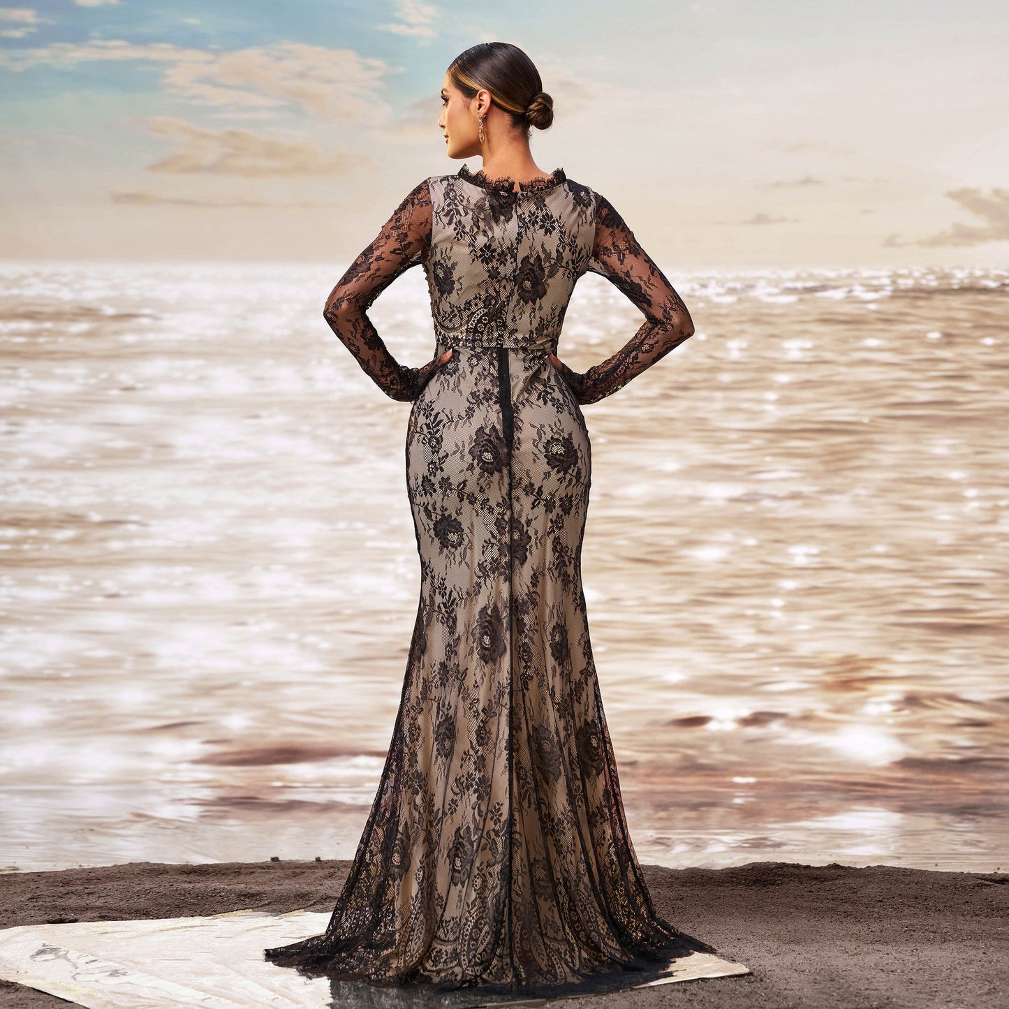 Abendkleid mit Langarm aus Pailletten und Gaze mit Meerjungfrauenschnitt | Ideal für Herbst und Winter