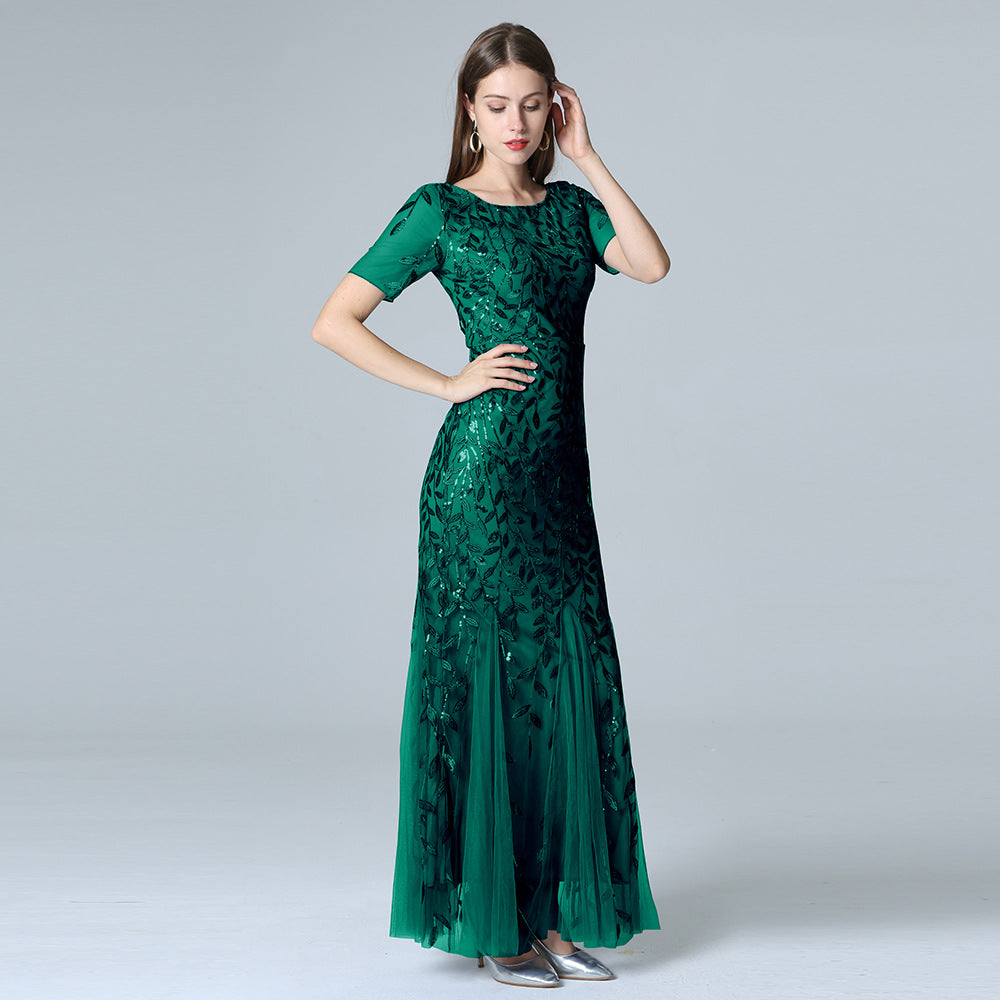 Bodenlanges Abendkleid mit Rundhalsausschnitt und Spitzenstickerei | Ideal für alle Jahreszeiten