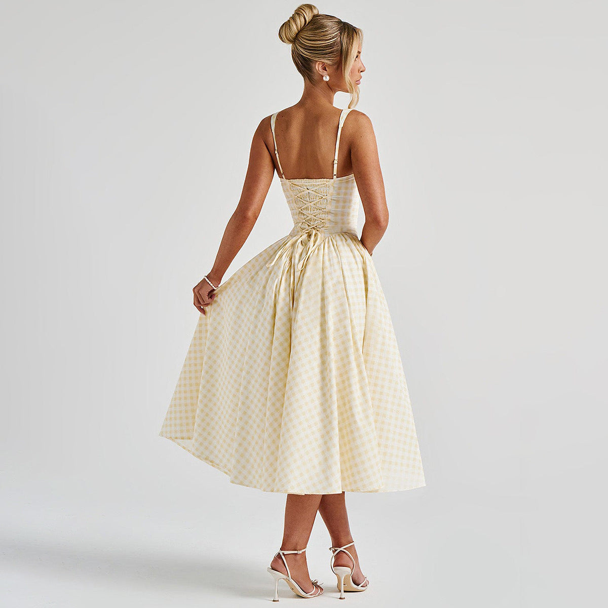 Gestreiftes Kariertes Trägerkleid mit Kontrastfarbe | Ideal für Frühling und Sommer