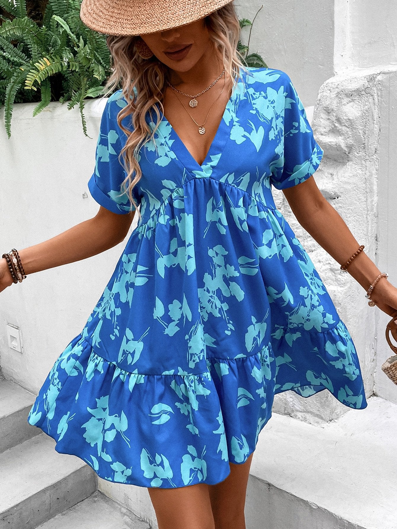 Kleid mit Fledermausärmeln, Rüschensaum und Print | Ideal für Frühling und Sommer