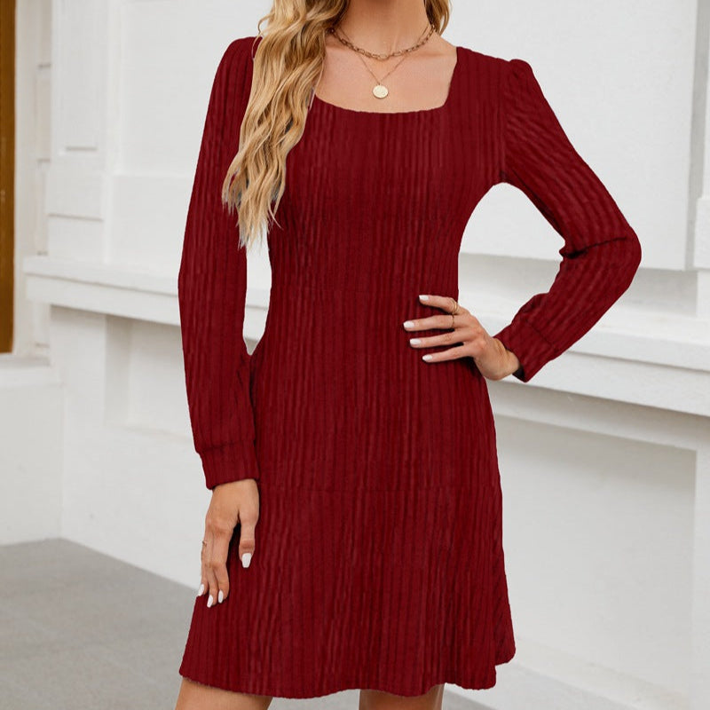 Kleid mit quadratischem Ausschnitt und Laternenärmeln sowie Taschen | Ideal für Frühling und Herbst