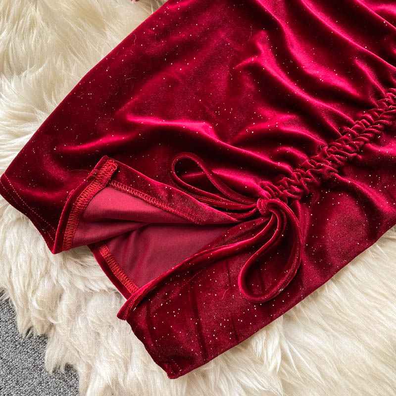 Langärmeliges Bodycon-Kleid aus Samt mit V-Ausschnitt | Ideal für Herbst und Winter