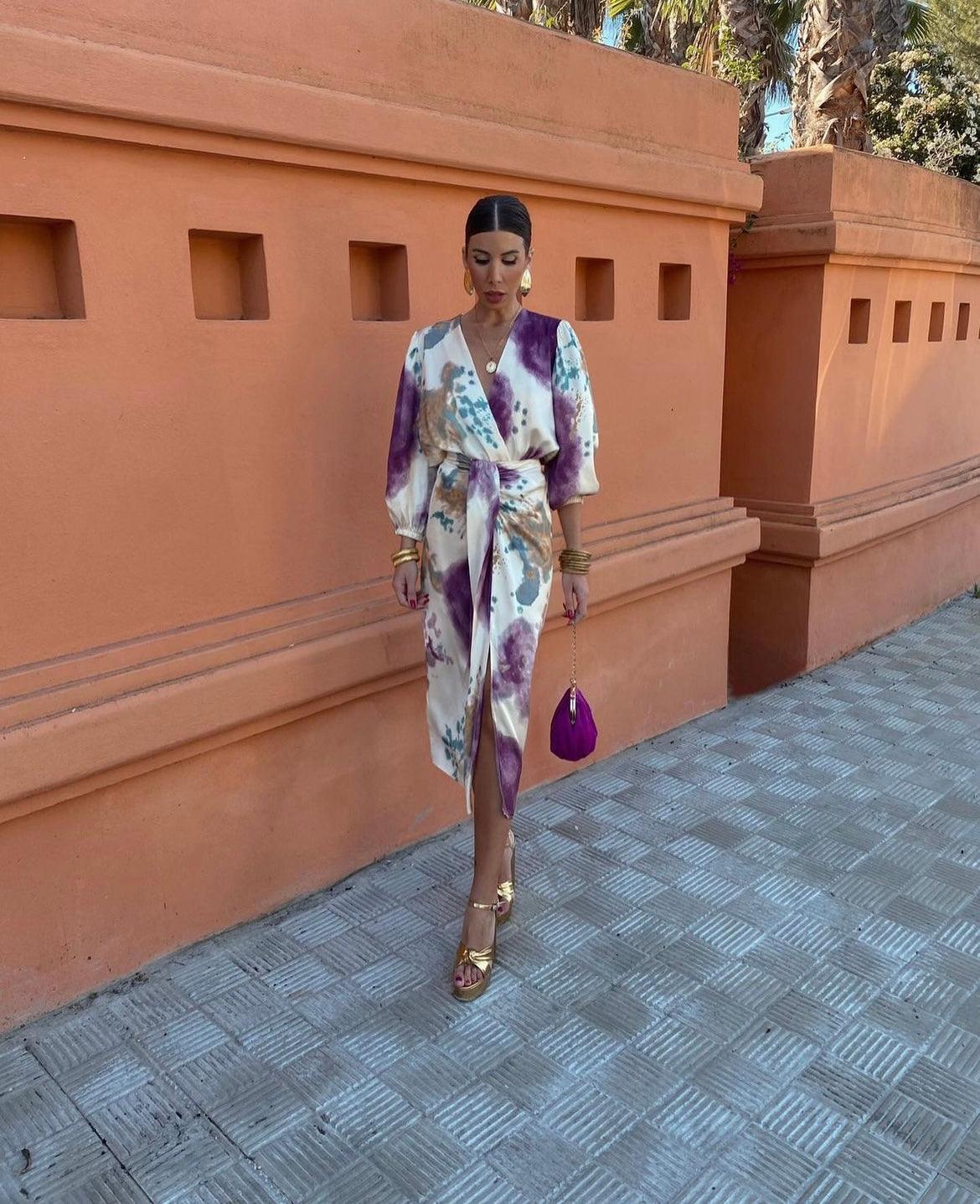 Elegantes Kleid mit V-Ausschnitt und Tailliertem Schnitt Perfekt für den Sommer