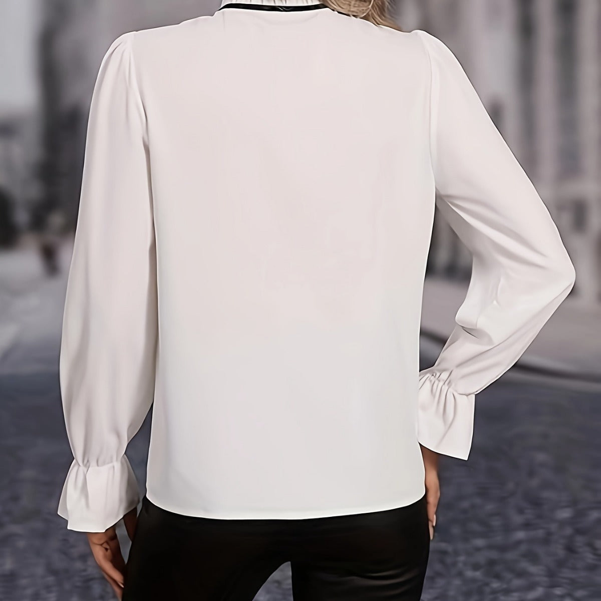 Unifarbenes Pullover-Shirt mit Langen Rüschenärmeln und Schleifenbindung | Ideal für Frühling und Herbst