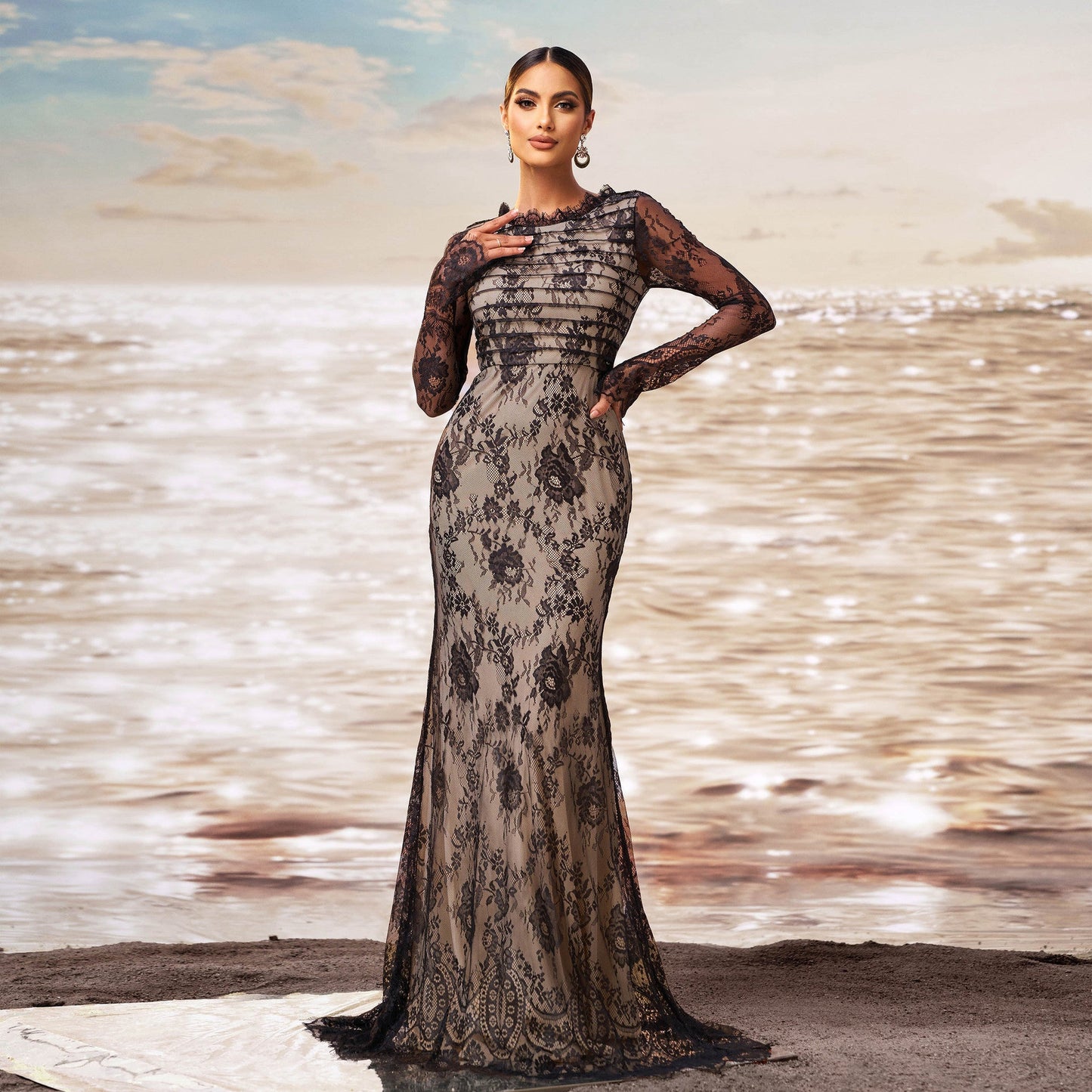 Abendkleid mit Langarm aus Pailletten und Gaze mit Meerjungfrauenschnitt | Ideal für Herbst und Winter