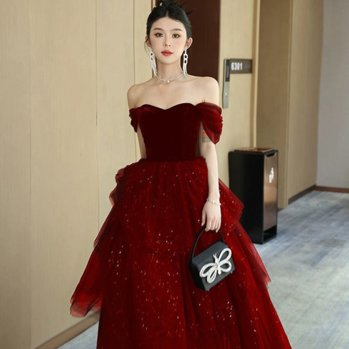 Langes Abendkleid mit Prinzessärmeln und Petticoat | Ideal für alle Jahreszeiten