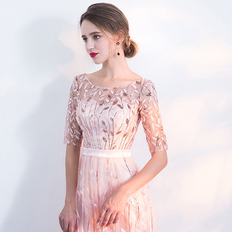 Kleid mit Rundhalsausschnitt und Mittellangen Ärmeln | Ideal für den Frühling und Sommer