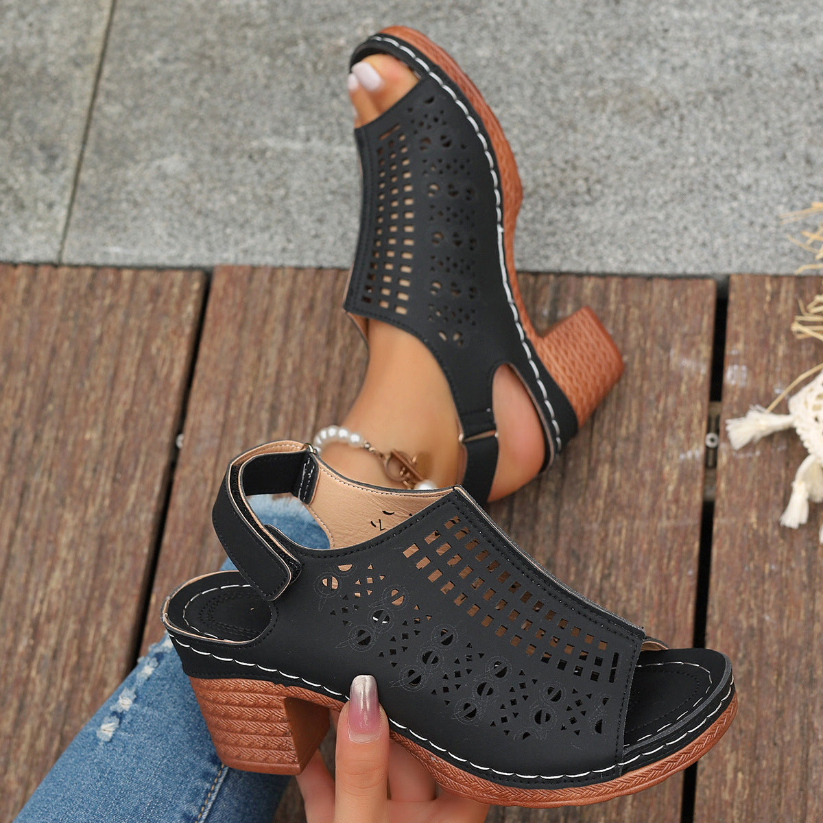 Offene Zehen Hohle Sandalen mit Klettverschluss | Ideal für den Sommer