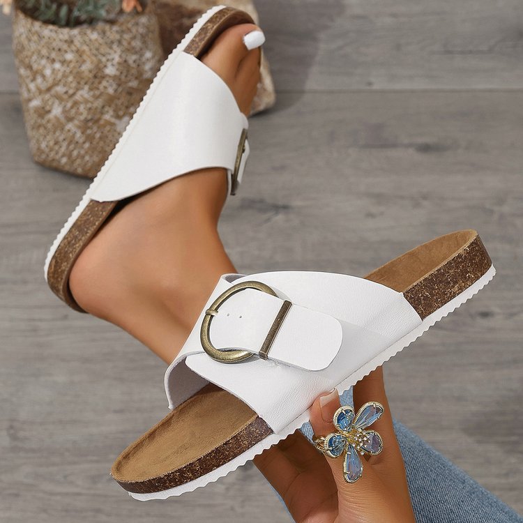 Flache Slip-On Hausschuhe mit Metallverzierung | Ideal für den Sommer