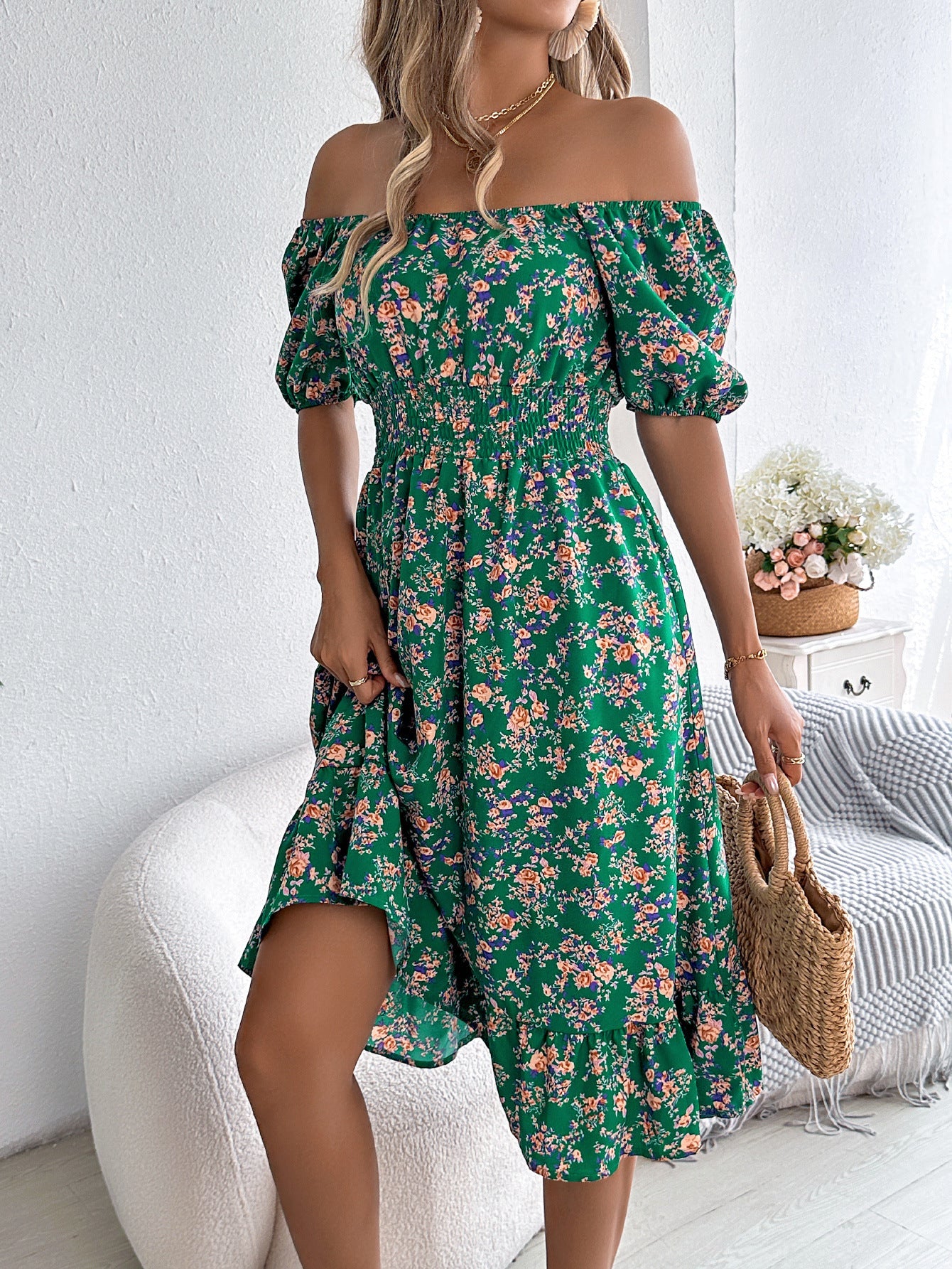 Blumenkleid mit Quadrat-Ausschnitt, Rüschen und Hohem Bund | Ideal für den Sommer