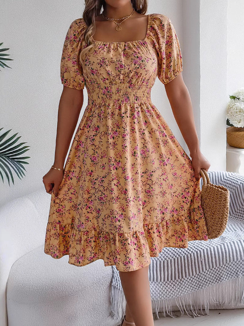 Blumenkleid mit Quadrat-Ausschnitt, Rüschen und Hohem Bund | Ideal für den Sommer