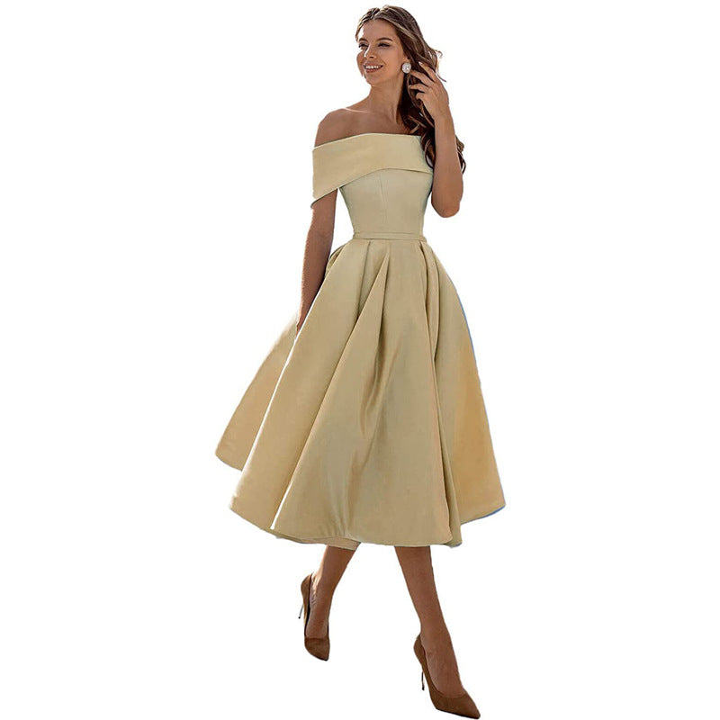 Schulterfreies Satinkleid mit Eleganter Silhouette | Ideal für den Sommer