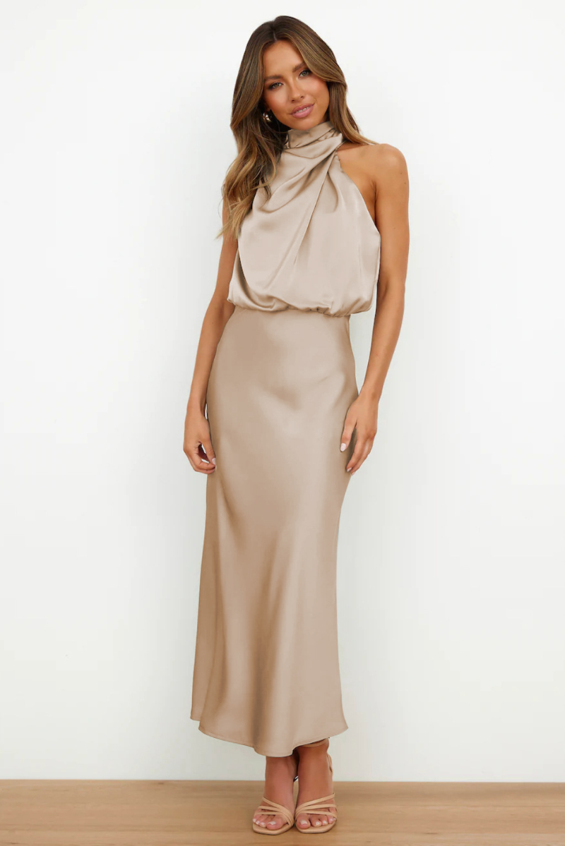 Midi-Kleid mit Asymmetrischem Ausschnitt und Taillierter Silhouette | Ideal für Frühling und Herbst