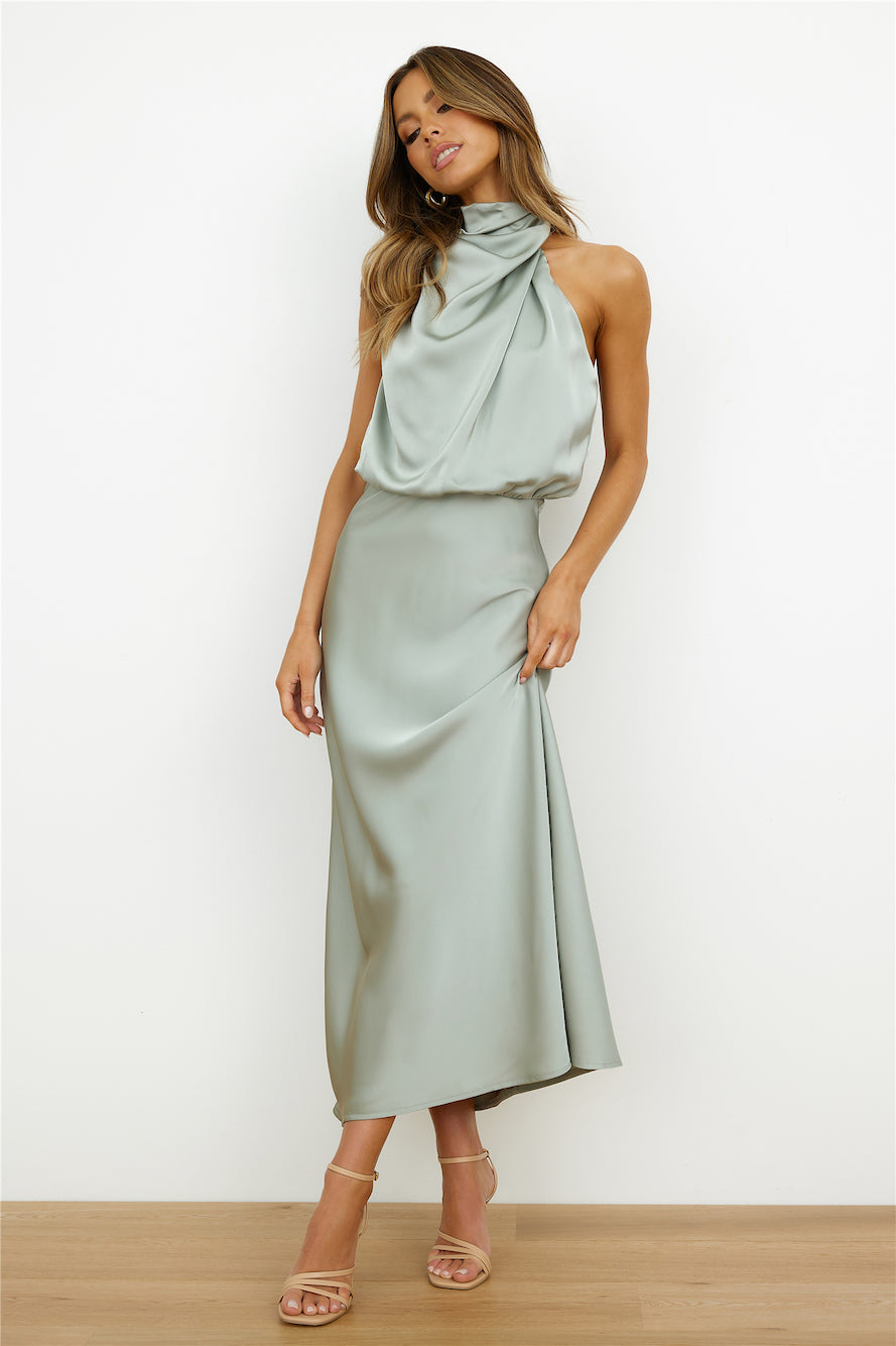 Midi-Kleid mit Asymmetrischem Ausschnitt und Taillierter Silhouette | Ideal für Frühling und Herbst