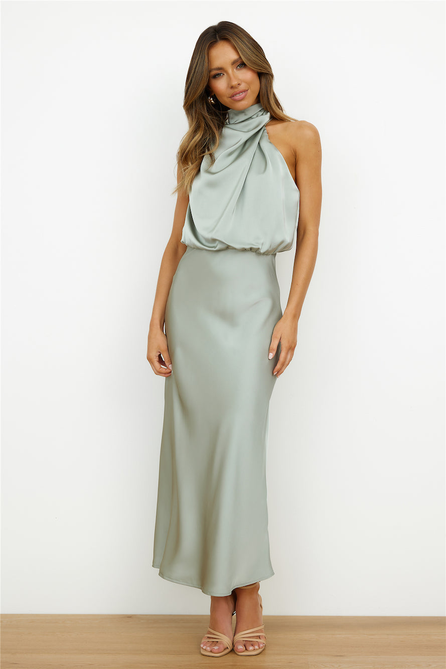 Midi-Kleid mit Asymmetrischem Ausschnitt und Taillierter Silhouette | Ideal für Frühling und Herbst