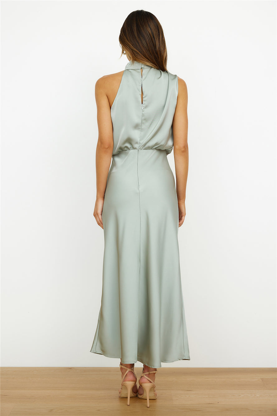 Midi-Kleid mit Asymmetrischem Ausschnitt und Taillierter Silhouette | Ideal für Frühling und Herbst