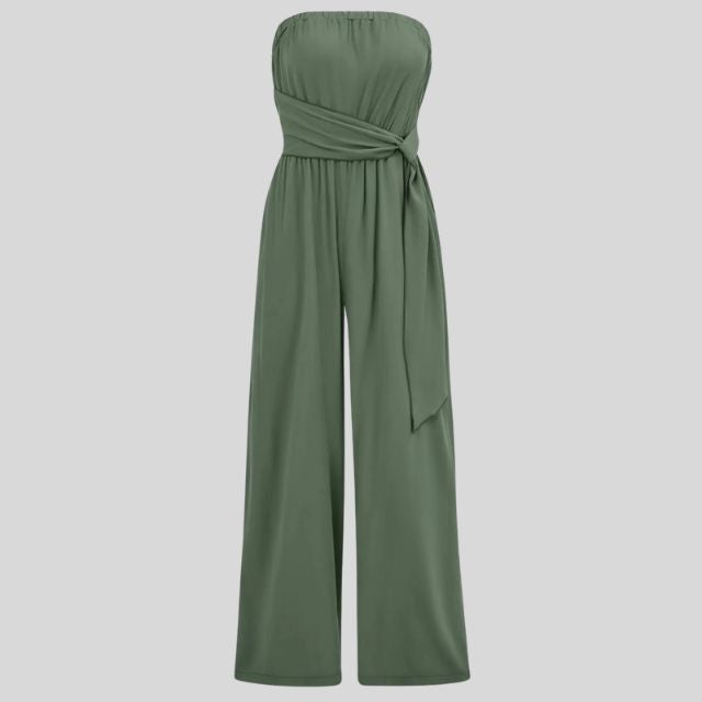 Schulterfreies Jumpsuit mit Taillenband und fließendem Stoff