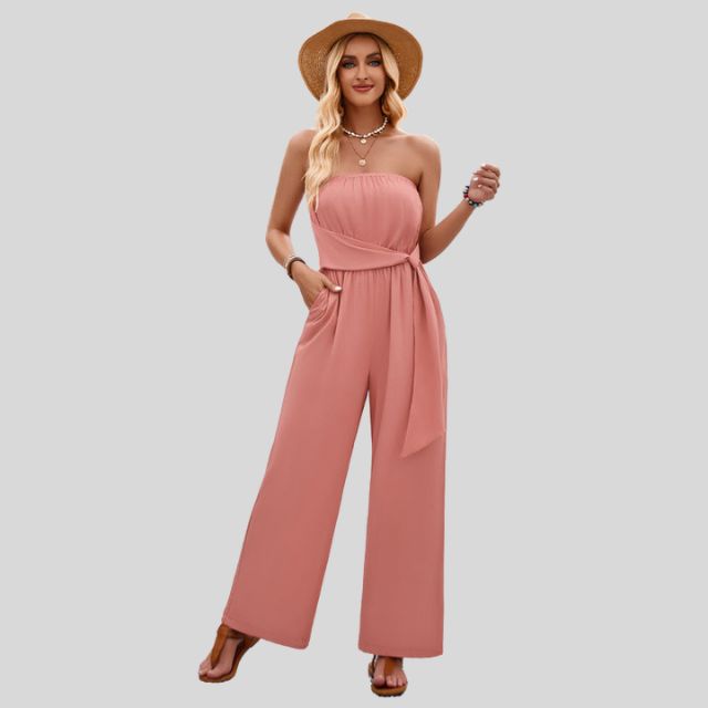 Schulterfreies Jumpsuit mit Taillenband und fließendem Stoff