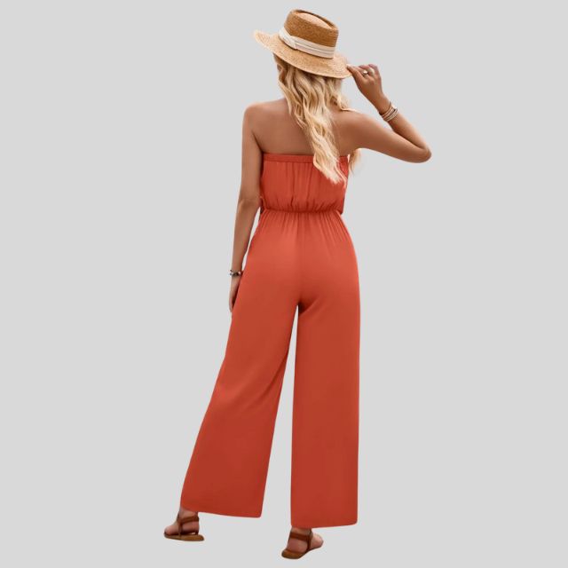 Schulterfreies Jumpsuit mit Taillenband und fließendem Stoff