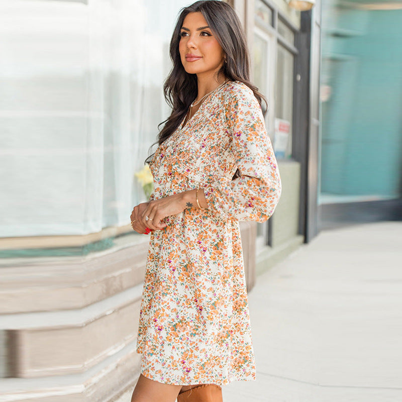 Geblümtes Pulloverkleid mit Kontrastfarbe | Ideal für Frühling und Sommer