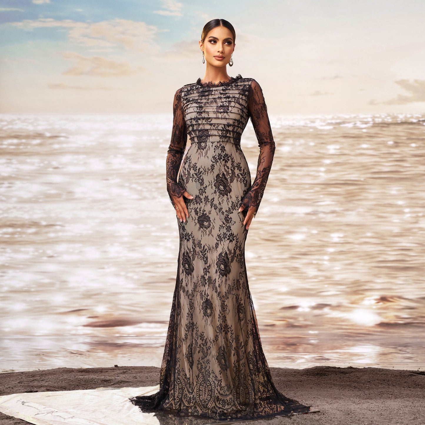 Abendkleid mit Langarm aus Pailletten und Gaze mit Meerjungfrauenschnitt | Ideal für Herbst und Winter