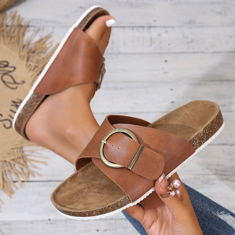Flache Slip-On Hausschuhe mit Metallverzierung | Ideal für den Sommer