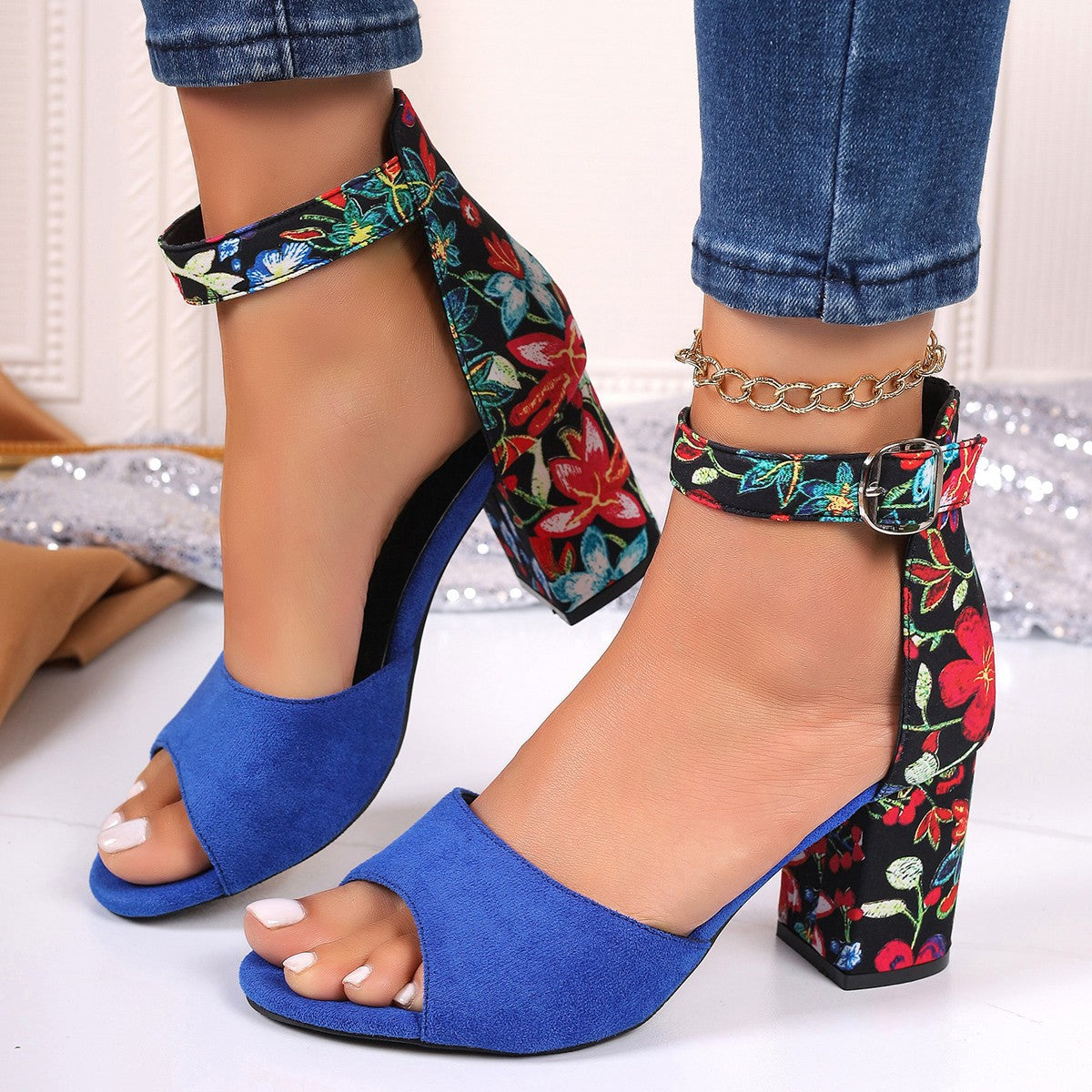 Wildleder Sandalen mit Fischmaul und Schnalle | Ideal für den Sommer