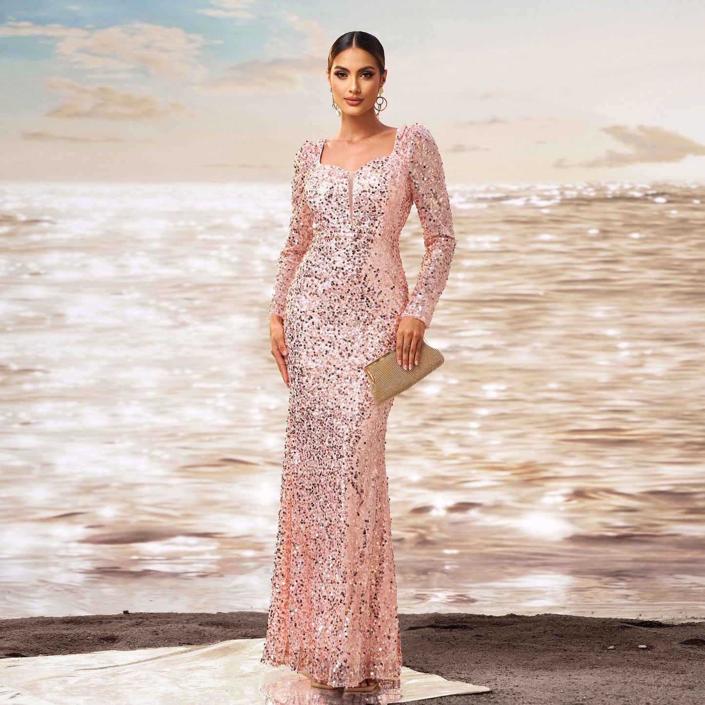 Paillettenbesetztes Langarm-Fishtail-Kleid mit Quadratausschnitt | Ideal für Herbst und Winter