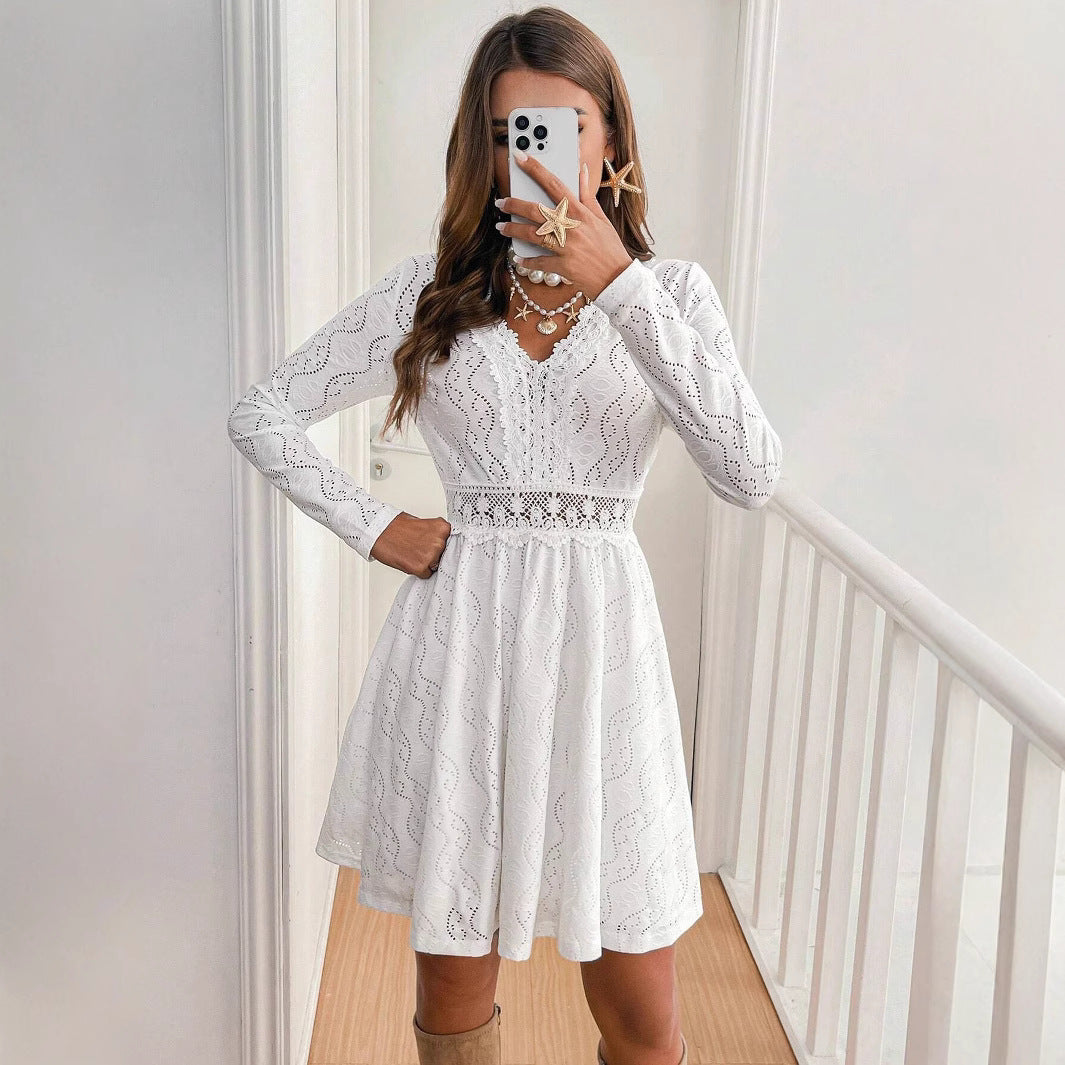 Spitzen Patchwork Einfarbiges Mini Kleid mit Ausschnitten | Ideal für Frühling und Herbst