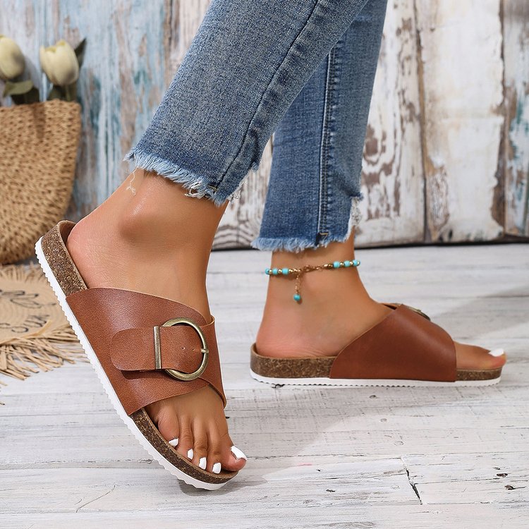 Flache Slip-On Hausschuhe mit Metallverzierung | Ideal für den Sommer