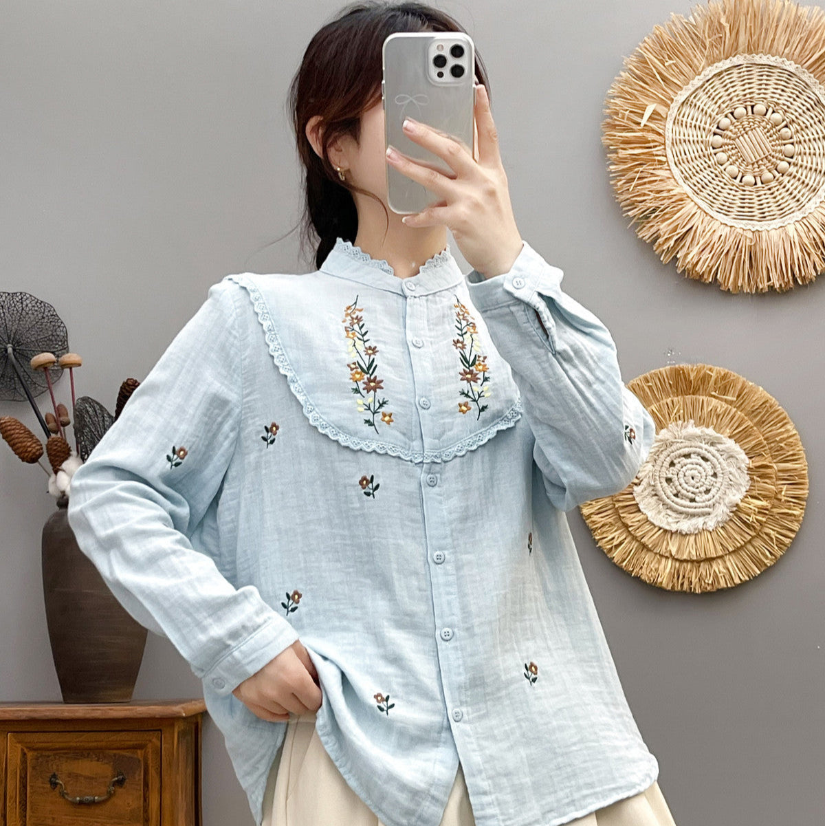 Besticktes Spitzen Baumwollgarn Langarmshirt | Ideal für Frühling