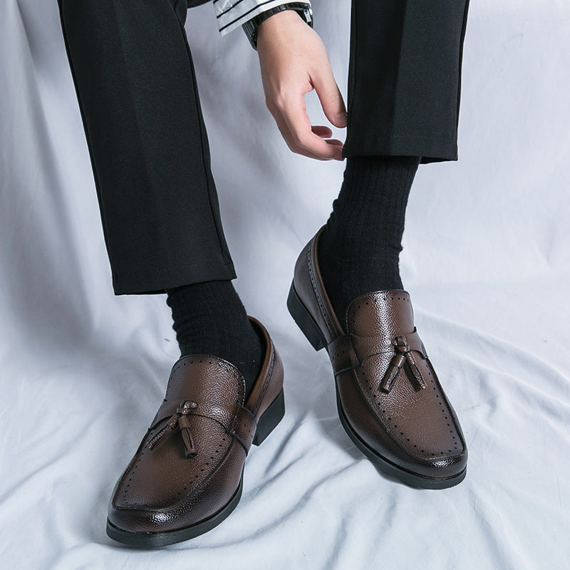 Herren Leder Fransen Slipper mit Rundem Zehenbereich und Slip-On Design | Ideal für Alle Jahreszeiten
