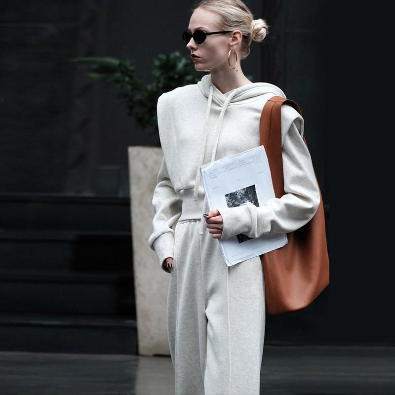 Zweiteiliges Set mit Kapuzenpullover und Weitbeiniger Hose | Ideal für den Herbst