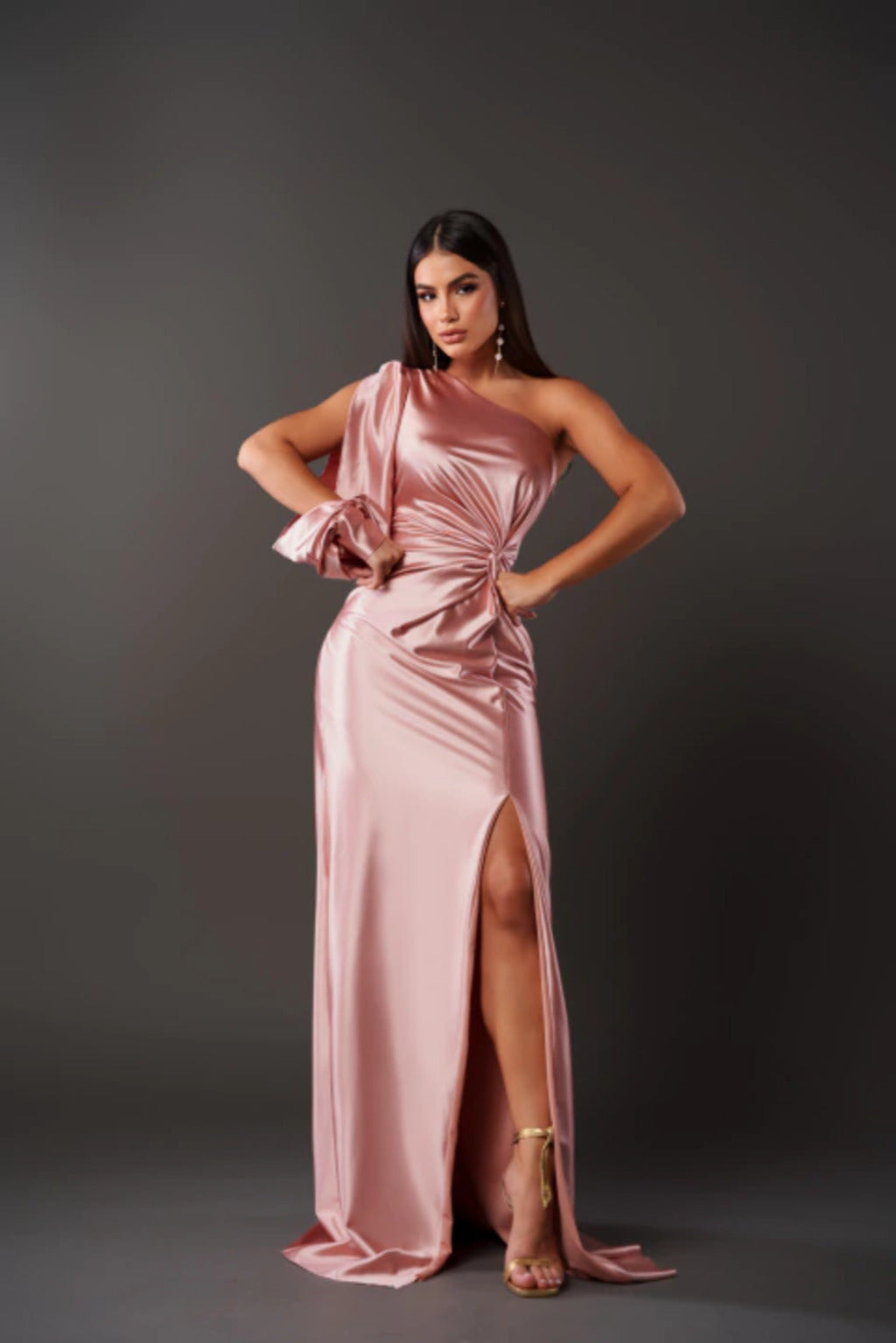 Fließendes Satin Midi-Party-Kleid mit Tailliertem Schnitt | Ideal für Frühling und Sommer