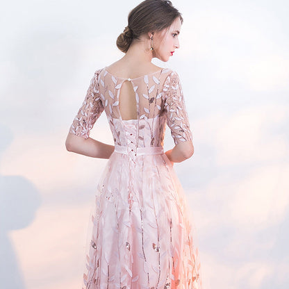 Kleid mit Rundhalsausschnitt und Mittellangen Ärmeln | Ideal für den Frühling und Sommer