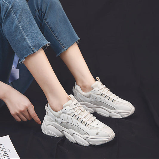 Weiße Sneaker mit dicker Sohle und Wasserdichter Plattform | Ideal für alle Jahreszeiten