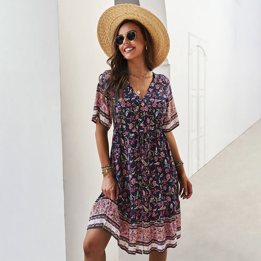 Bedrucktes V-Ausschnitt-Midi-Kleid mit Rüschen-Saum | Ideal für Frühling und Sommer