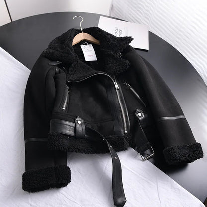 Warmer Damen-Wintermantel mit Wildlederoptik und weichem Innenfutter | Ideal für den Winter