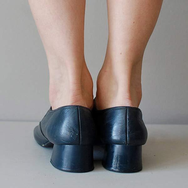 Leder-Keilsandalen mit verstellbarer Schnalle
