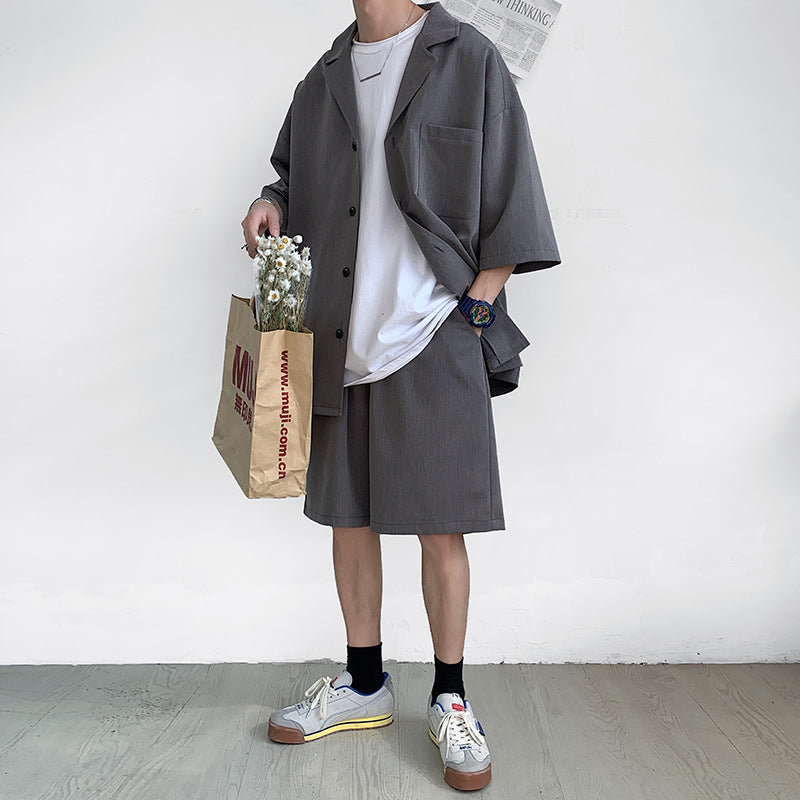 Weites zweiteiliges Set in Übergrößen mit geraden Shorts | Ideal für den Sommer